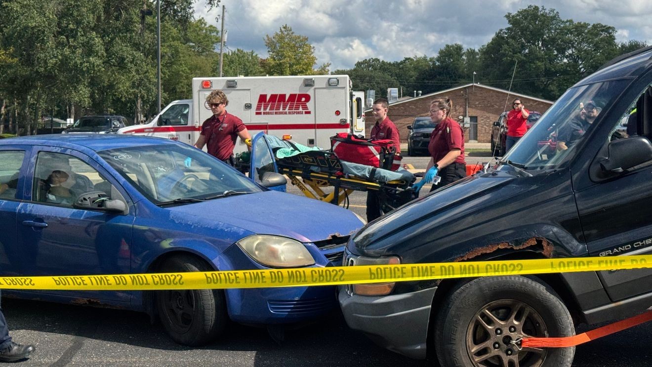 EMT students, firefighters learn emergency response in Montrose training exercise